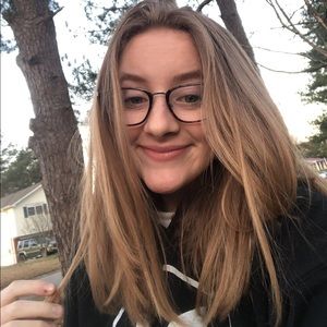 Meet your Posher, April